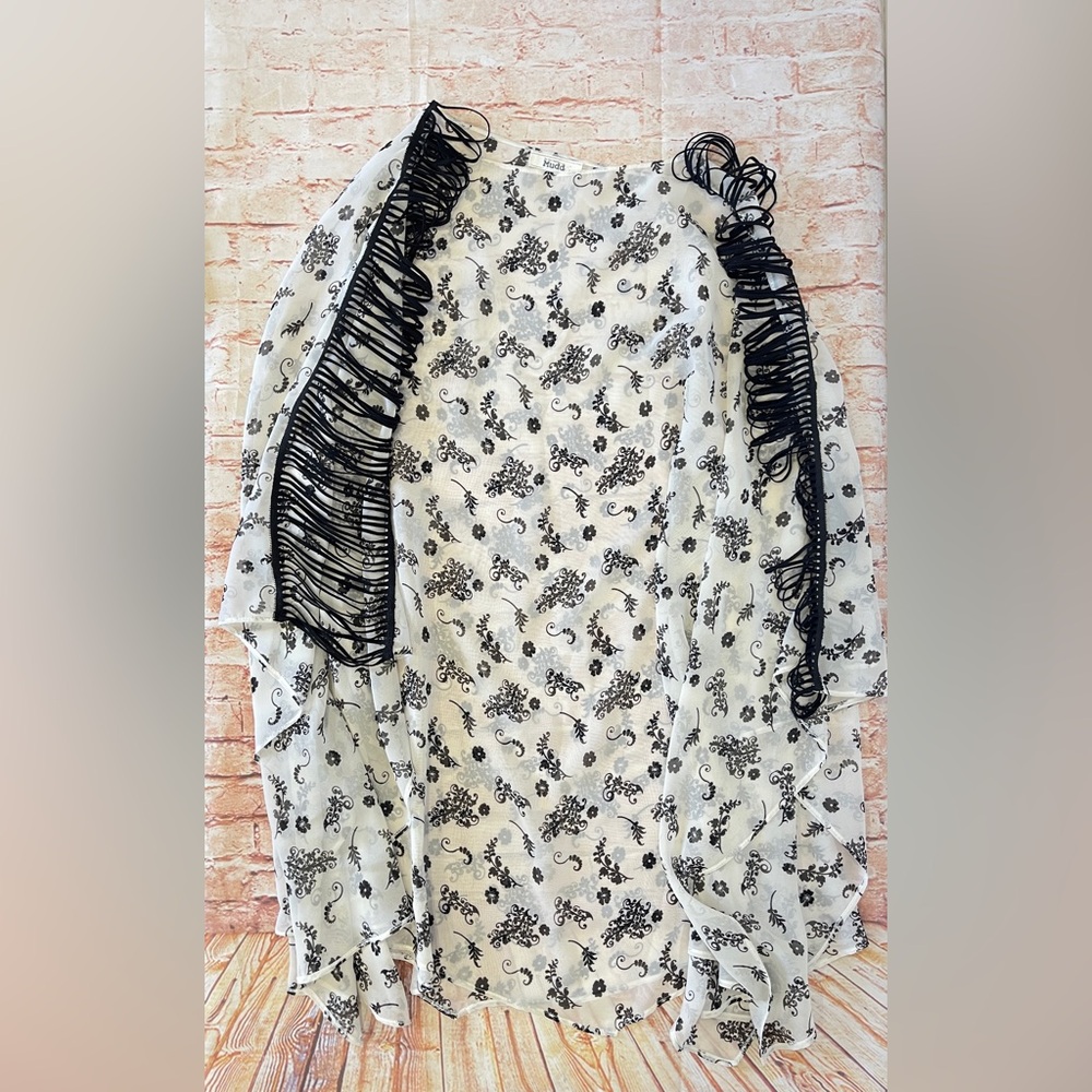Mudd Black and White Floral Poncho